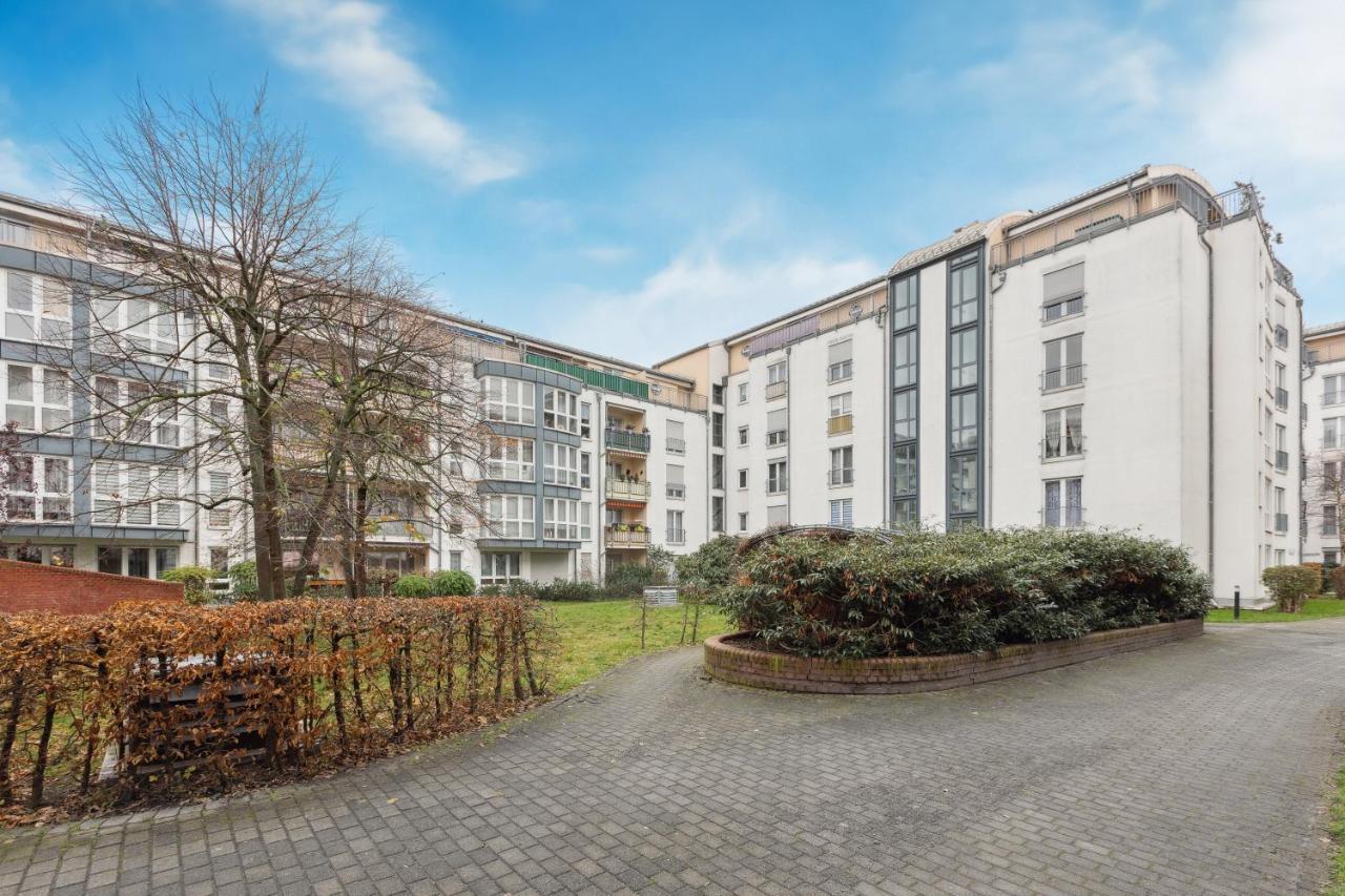 Eindrucksvolle Zwei-Zimmer-Wohnung Mit Balkon Und Grosser Kueche Лейпциг Экстерьер фото